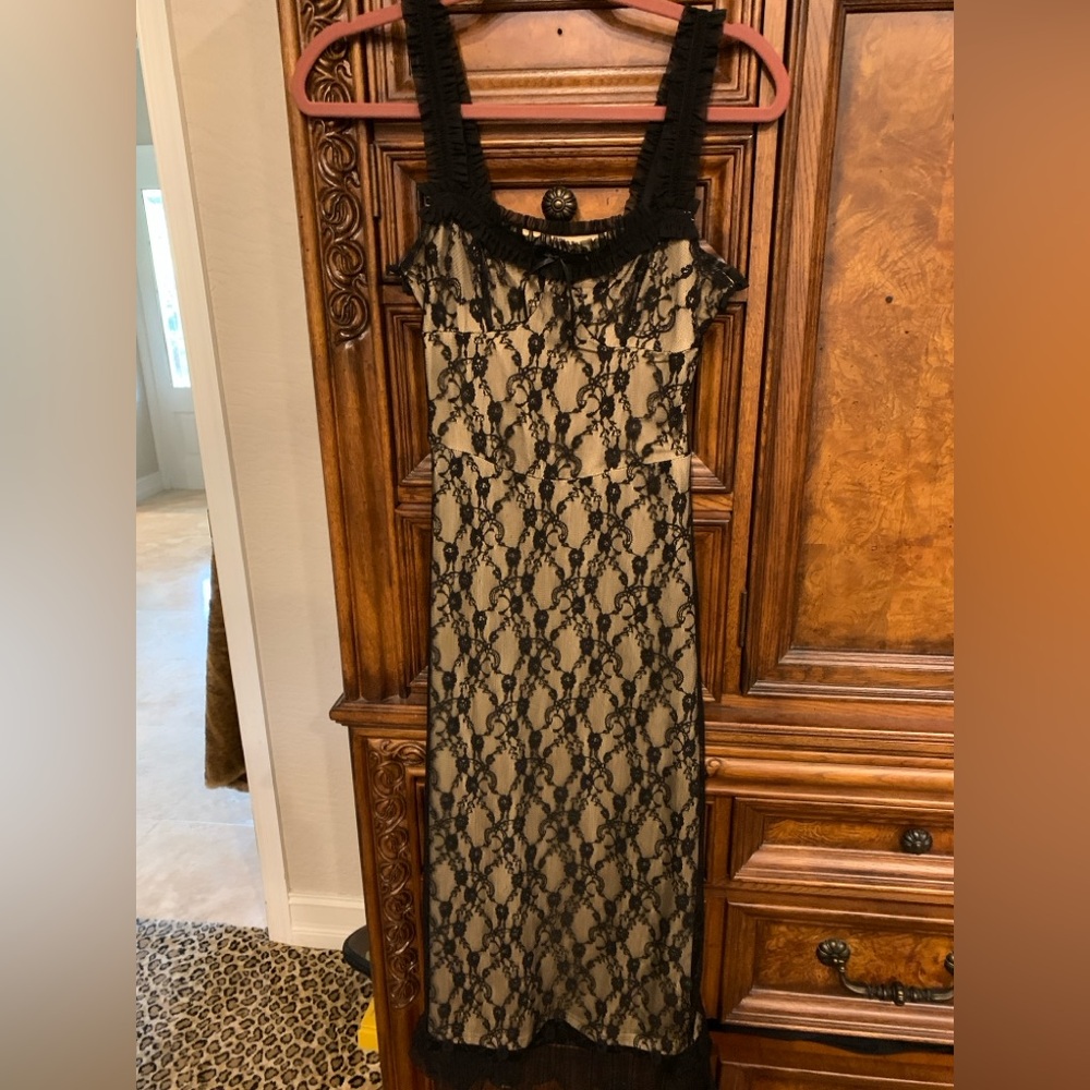 Cosmopolitan Lace Sleeveless Dress Size Small